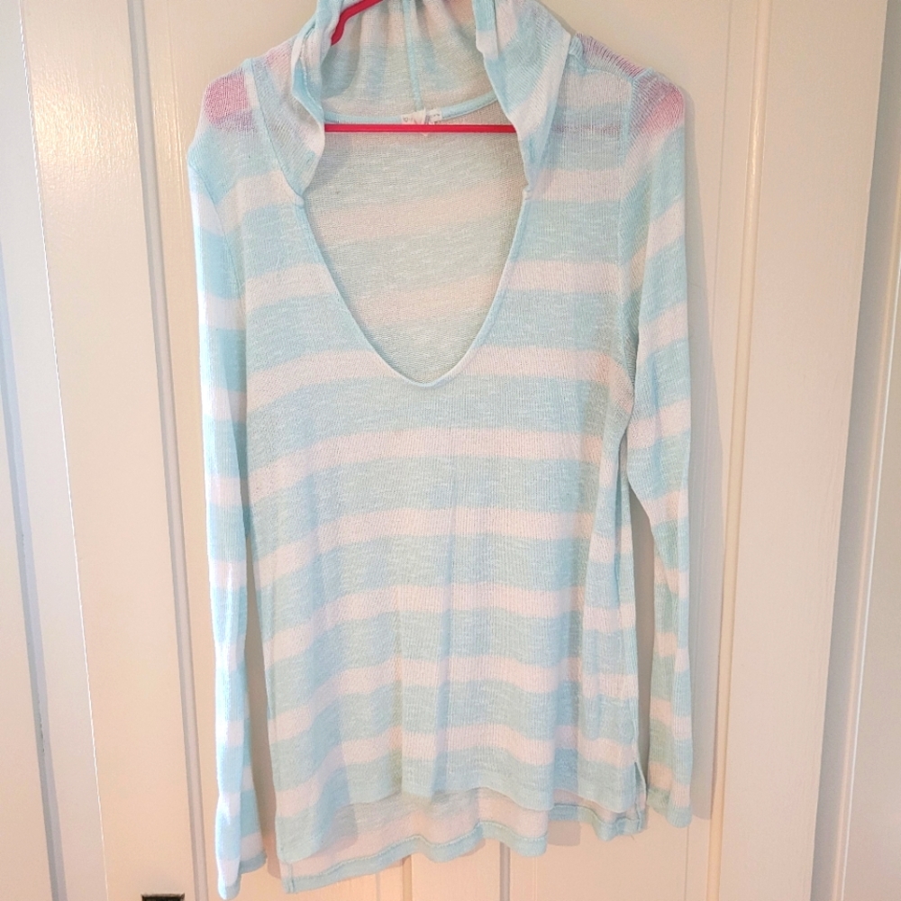XL Sweater Blue and White
